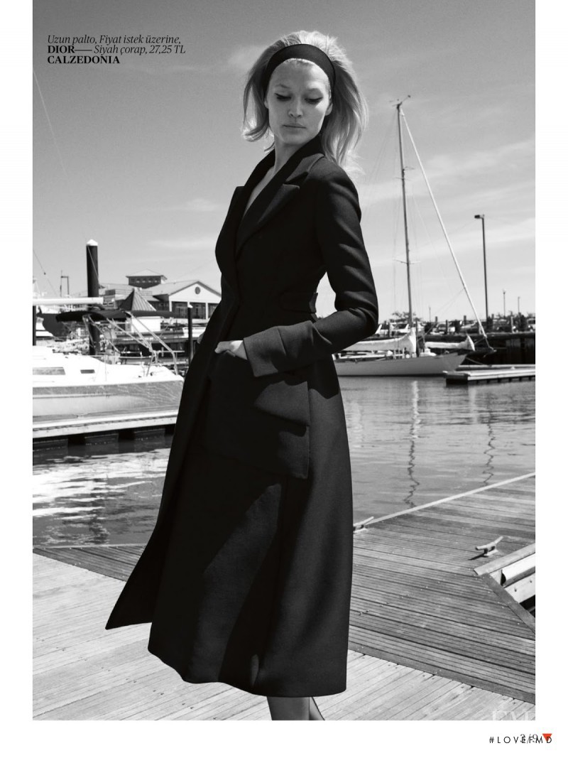 Toni Garrn featured in Tehlikeli Sarisin, September 2013