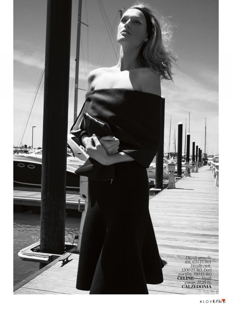 Toni Garrn featured in Tehlikeli Sarisin, September 2013