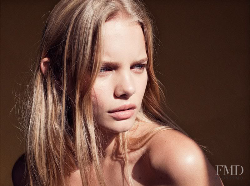 Marloes Horst featured in Marloes, September 2009