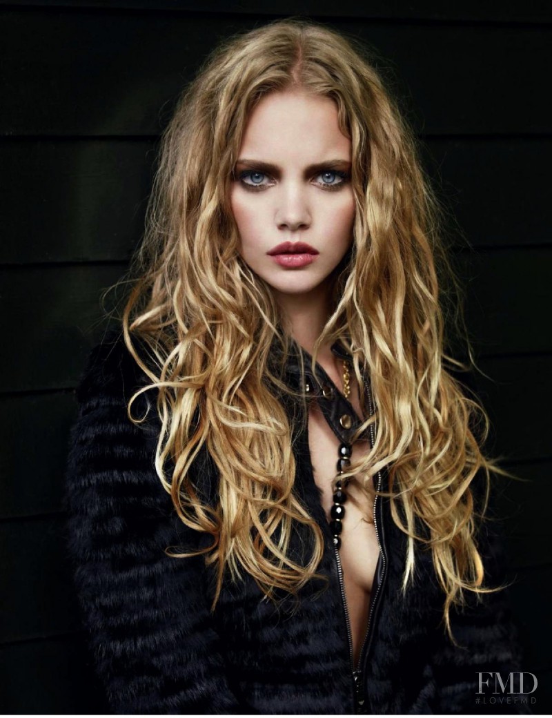 Marloes Horst featured in Kasteel Nomade, October 2009