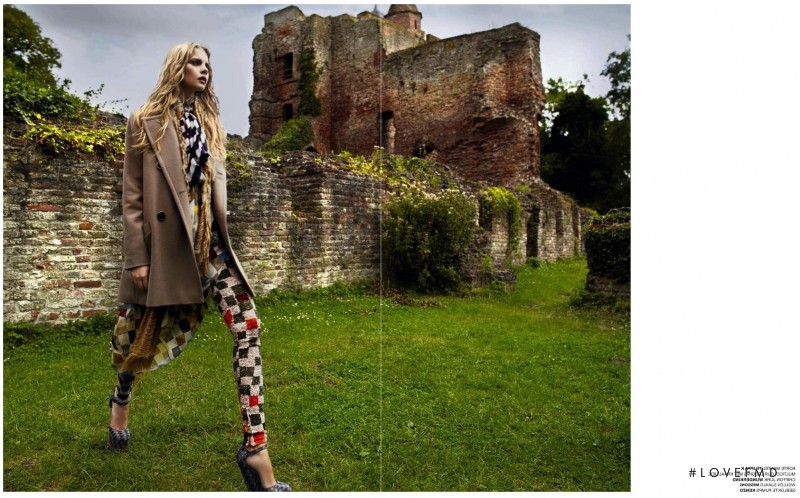 Marloes Horst featured in Kasteel Nomade, October 2009