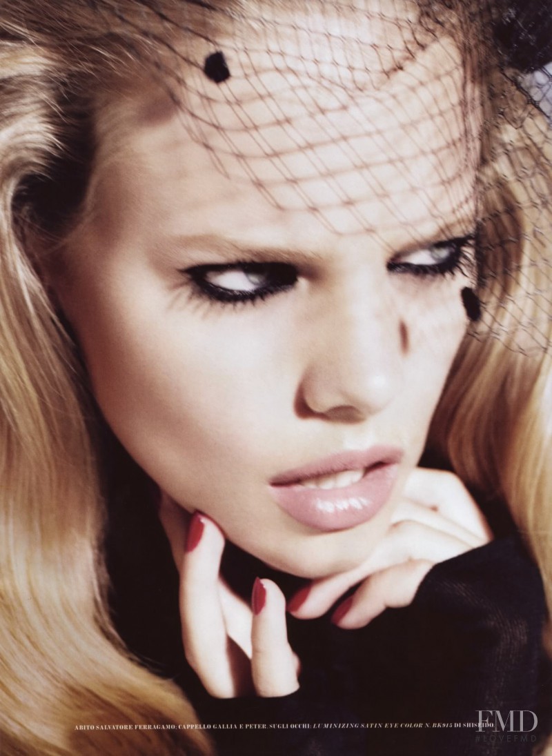 Marloes Horst featured in Sweet and Sexy, December 2009