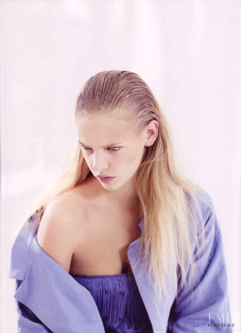 Marloes Horst featured in Variabile Blu, May 2009