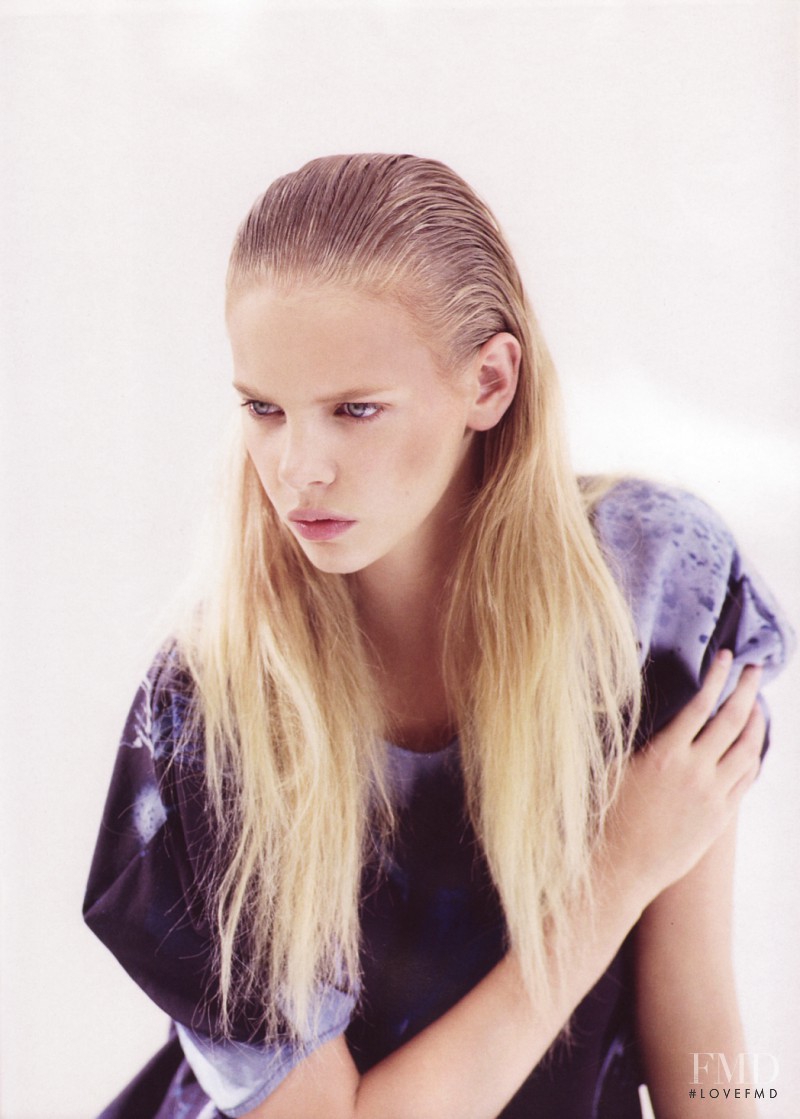Marloes Horst featured in Variabile Blu, May 2009