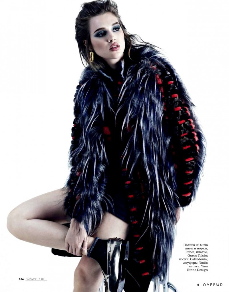 Anais Pouliot featured in Don\'t Panic, October 2013