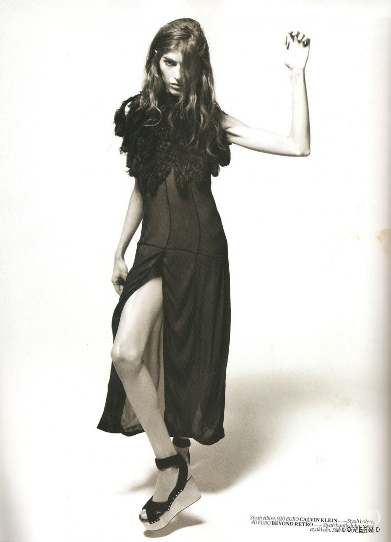 Dafne Cejas featured in Gecede Tilsim Var, July 2010