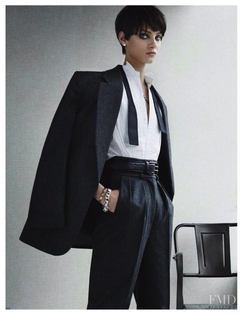 Anna Selezneva featured in Cherchez L\'homme, November 2013