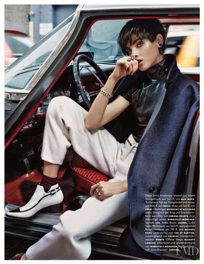 Anna Selezneva featured in Cherchez L\'homme, November 2013