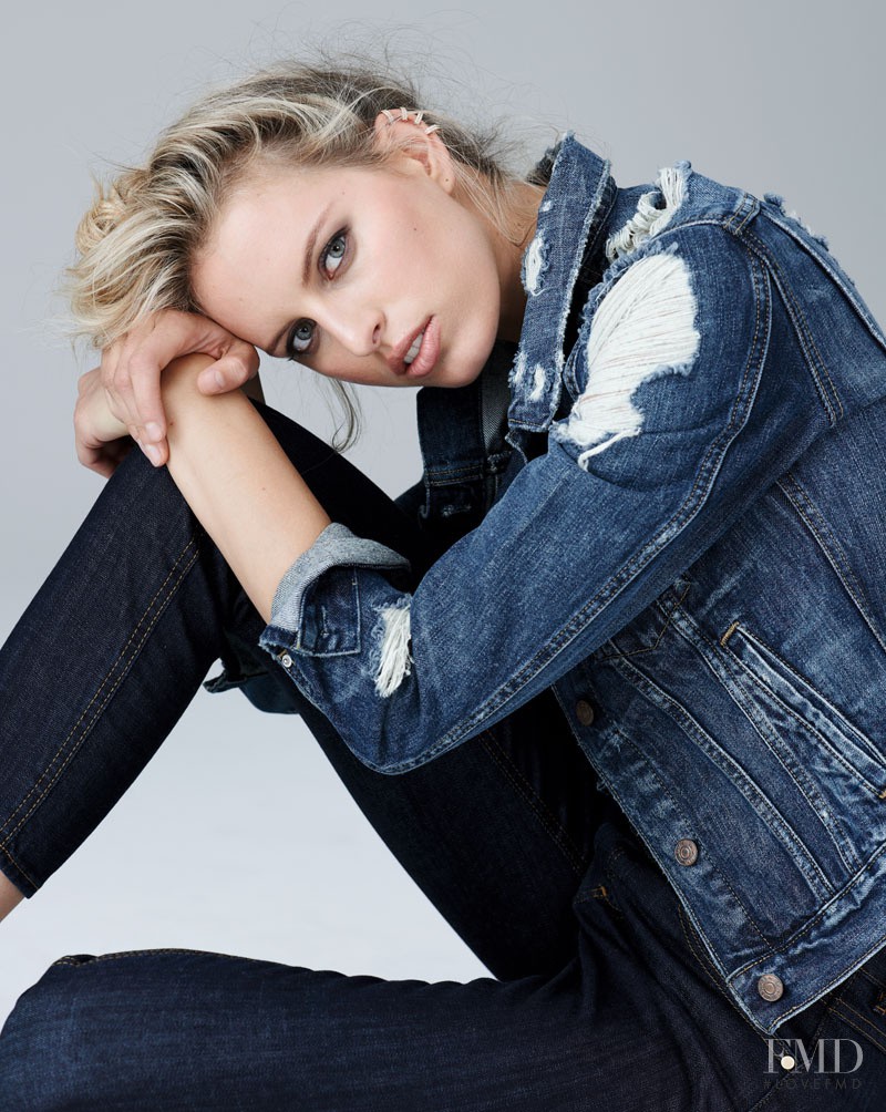 Karolina Kurkova featured in Karolina Kurkova, October 2013