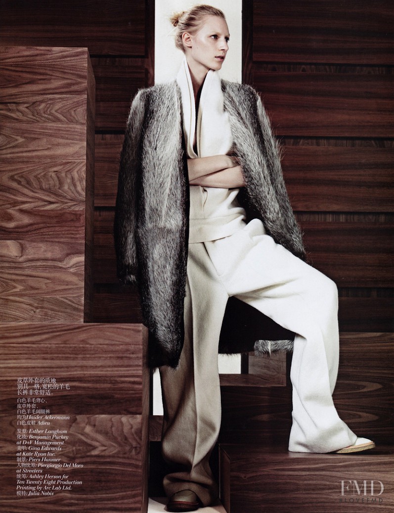 Julia Nobis featured in Simply Sporty Furs, November 2013