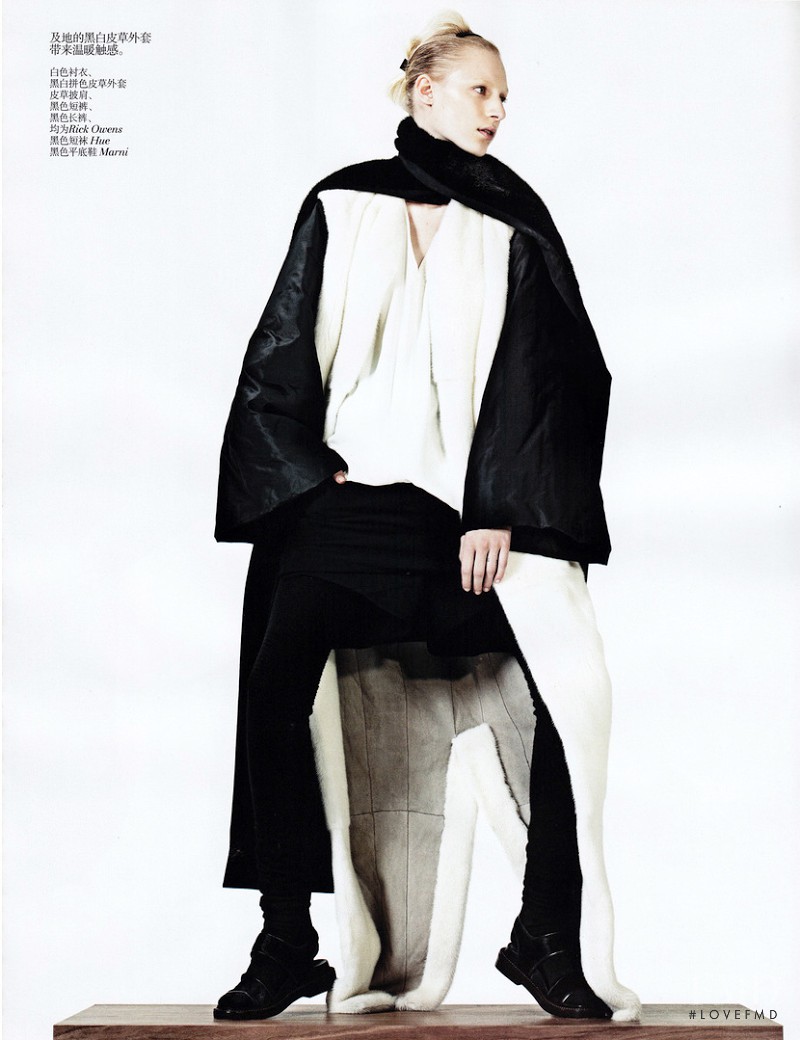 Julia Nobis featured in Simply Sporty Furs, November 2013