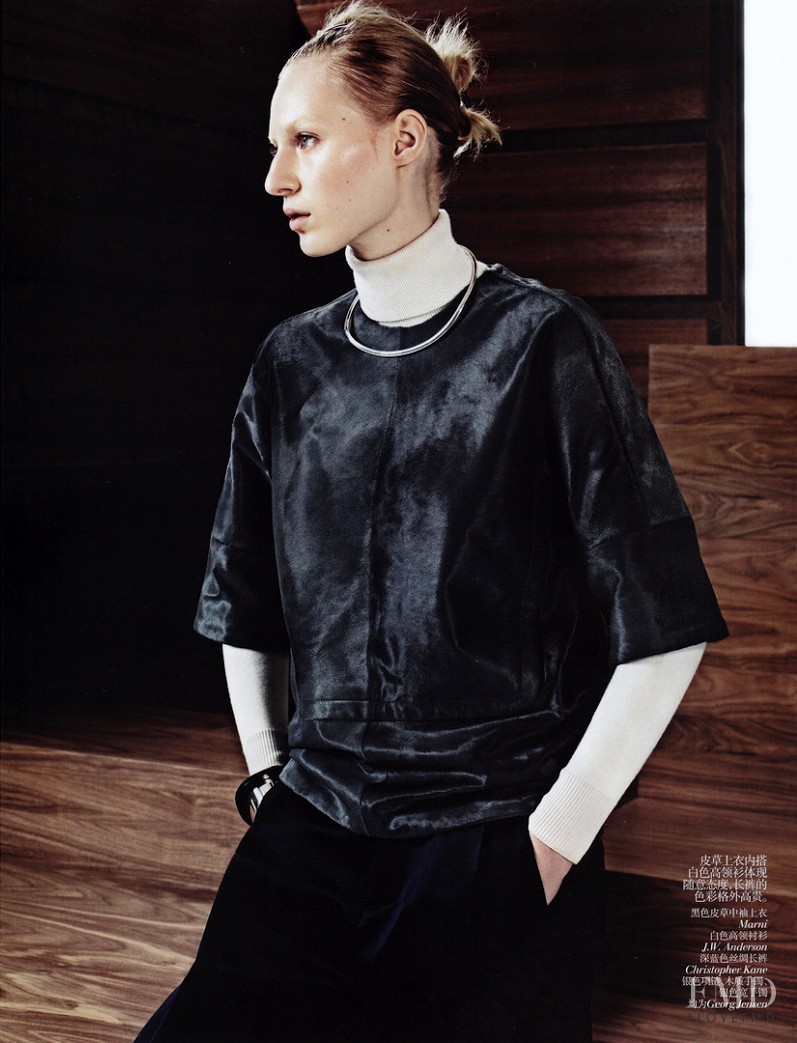 Julia Nobis featured in Simply Sporty Furs, November 2013