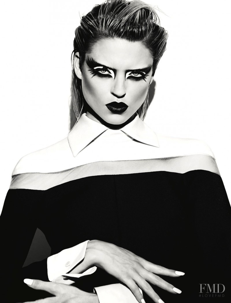 Martha Hunt featured in Solaire, November 2013