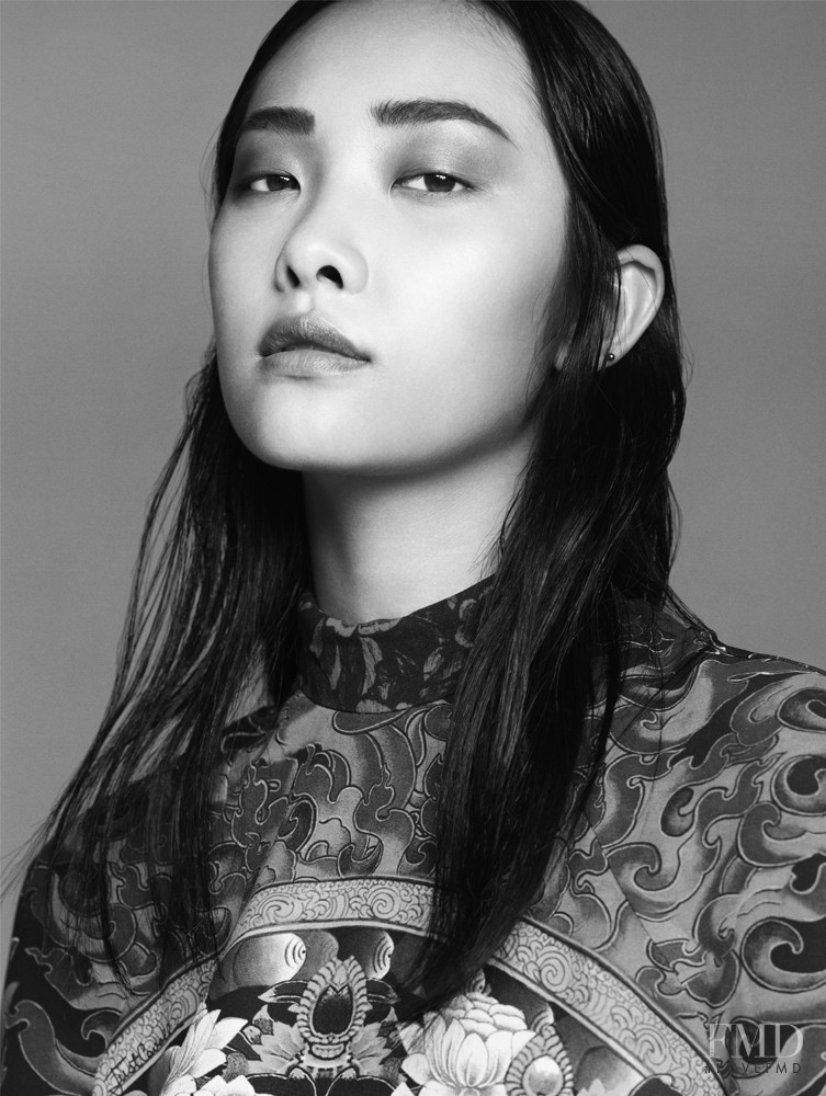 Ji Young Kwak featured in Debütantinnen, November 2013