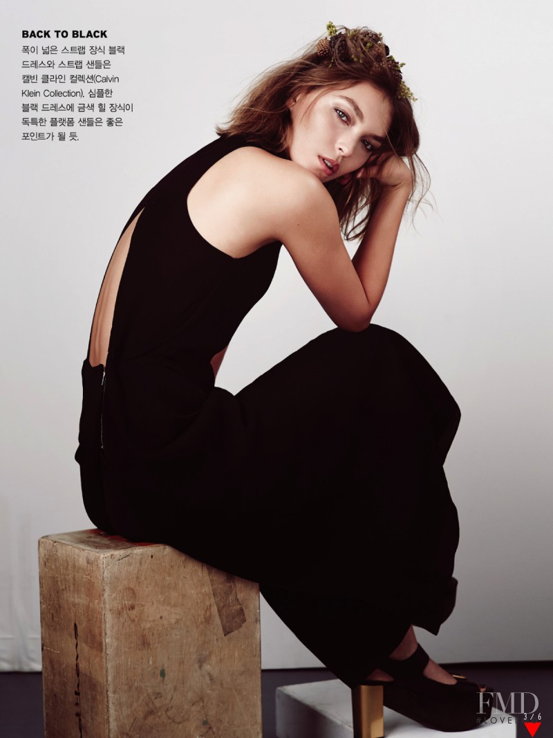 Arizona Muse featured in Easy Elegance, December 2013