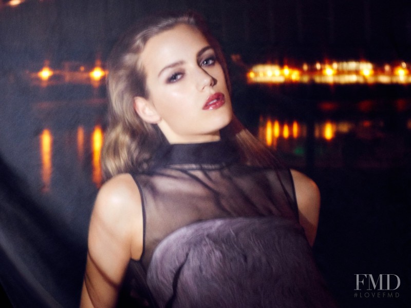 Esther Heesch featured in Isikla Vals, December 2013