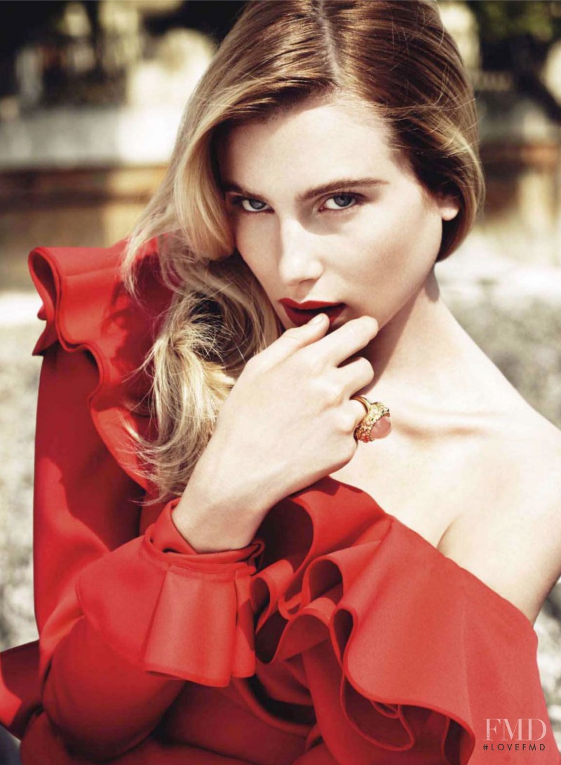 Dree Hemingway featured in Simply Red, September 2010
