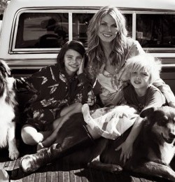 Angela Lindvall with family and friends