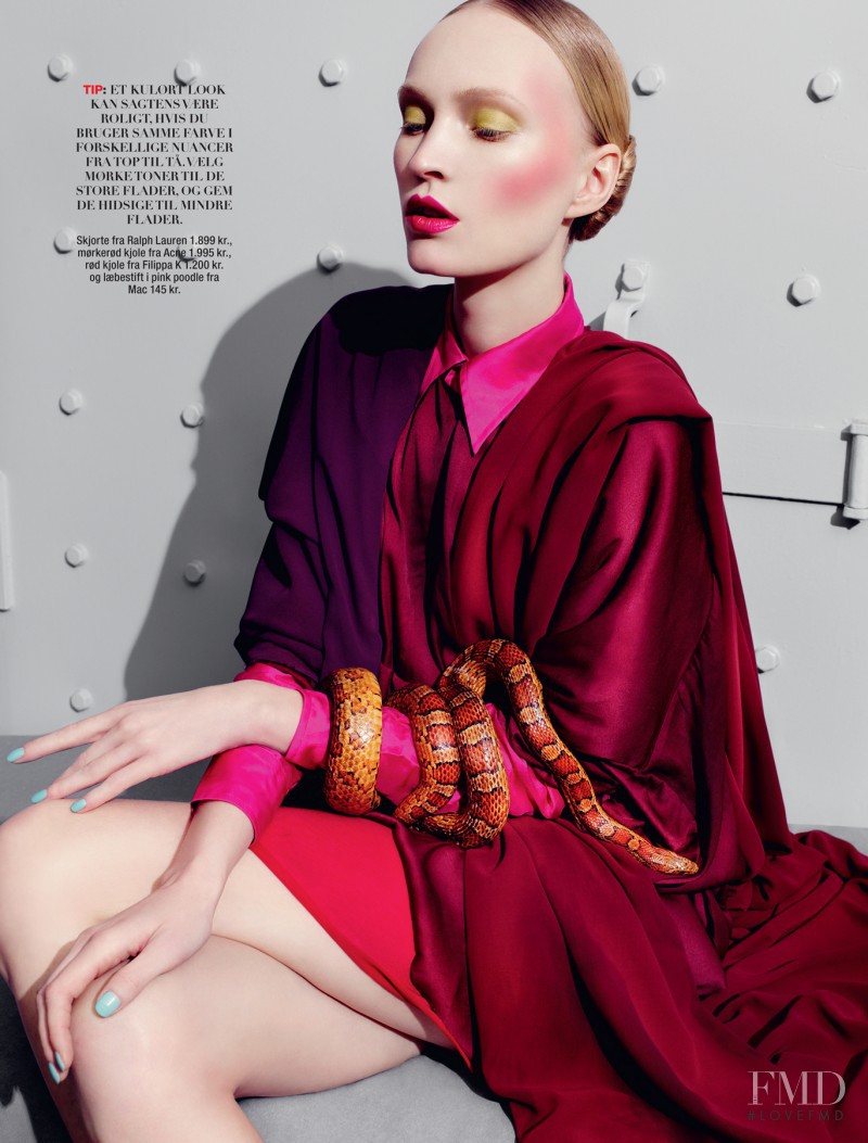 Asia Bugajska featured in Farver, May 2011