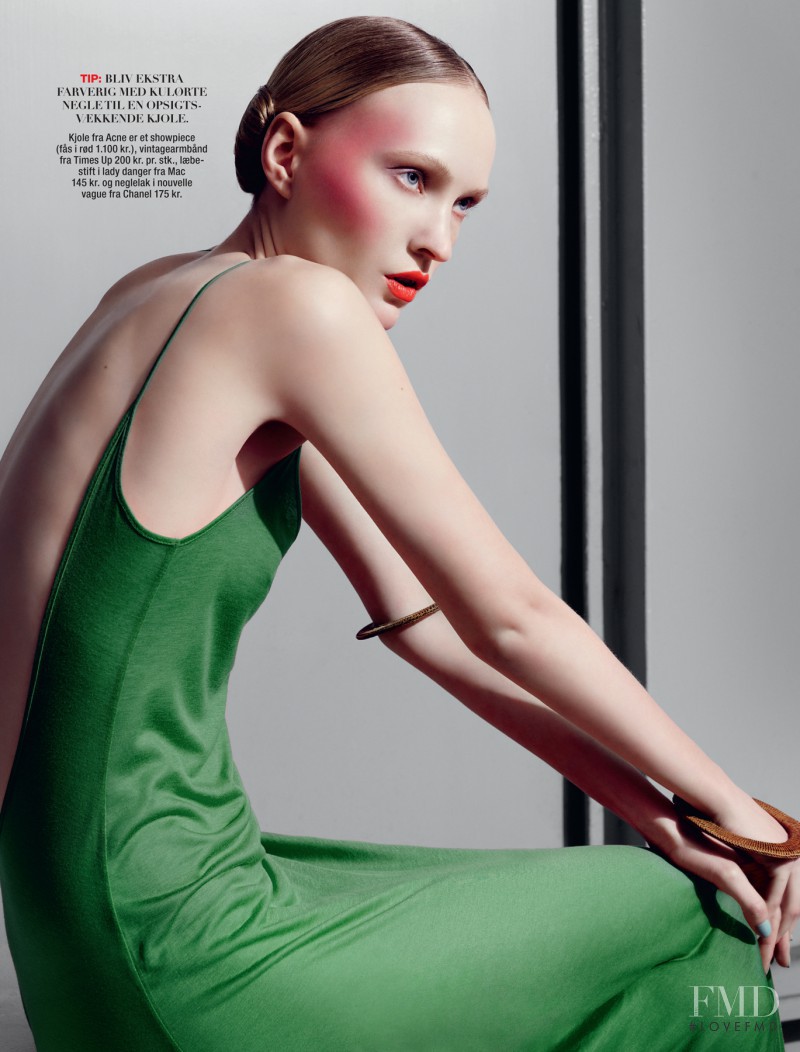 Asia Bugajska featured in Farver, May 2011