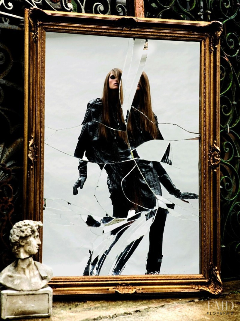 Daiane Conterato featured in dama do espelho, June 2008