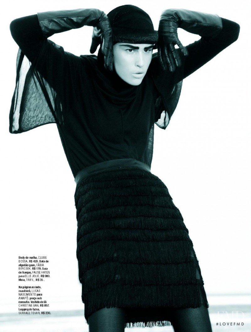 Drielly Oliveira featured in Intenso, May 2008
