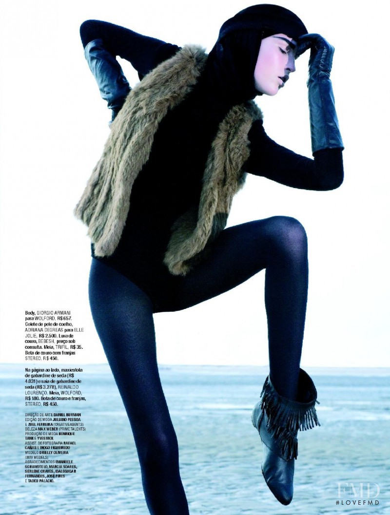 Drielly Oliveira featured in Intenso, May 2008