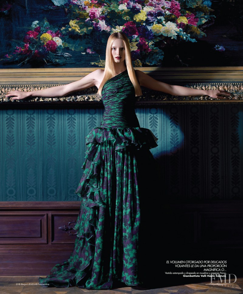 Maud Welzen featured in En Mi Castillo, November 2012