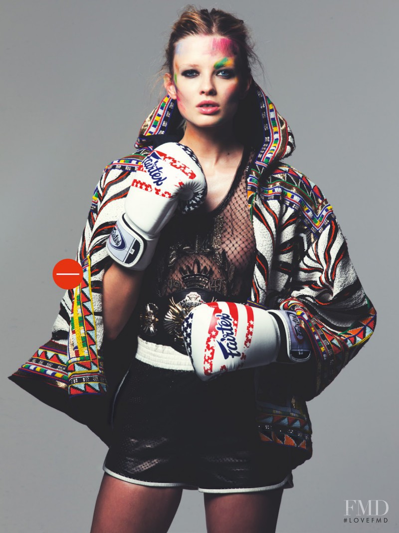 Natalia Siodmiak featured in Spordayim, sonra ararim, April 2014