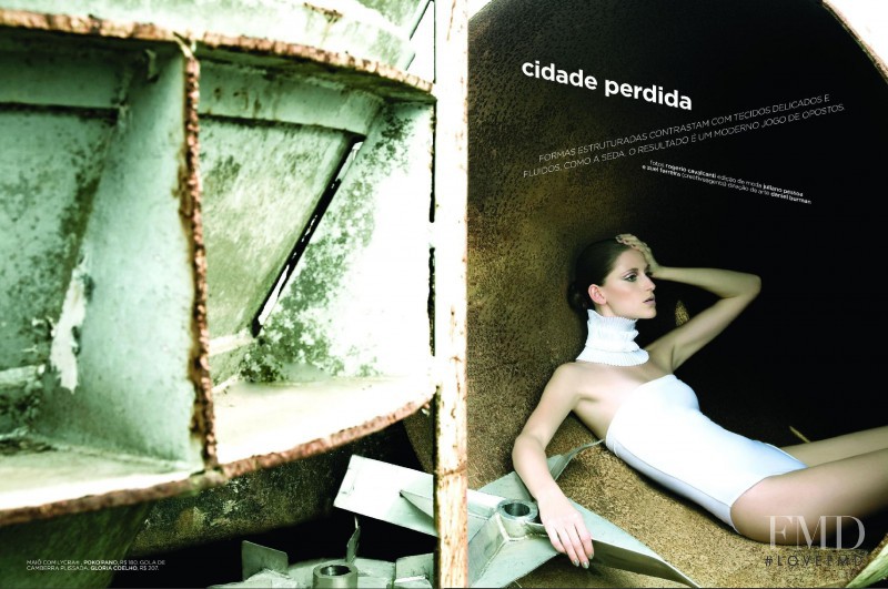 Daiane Conterato featured in cidade perdida, October 2008