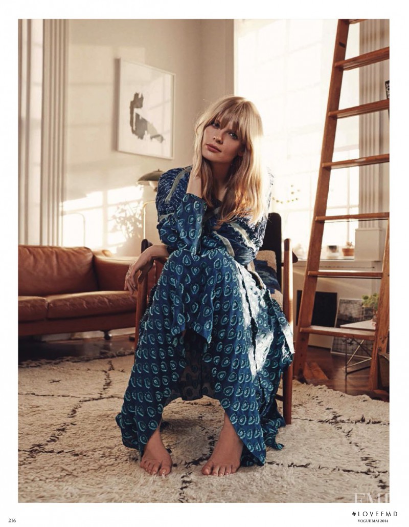 Julia Stegner featured in Everyday You Make Me Smile, May 2014