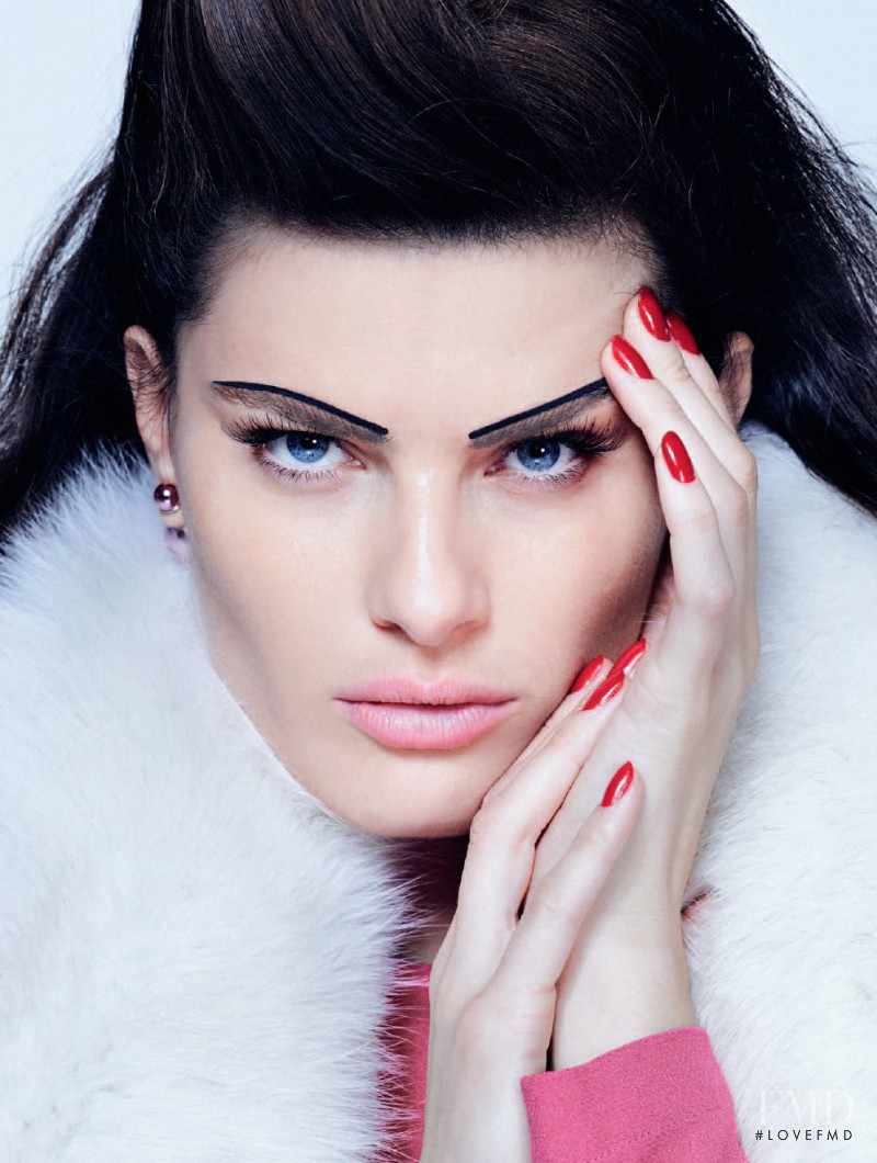 Isabeli Fontana featured in Diva Classica, June 2014