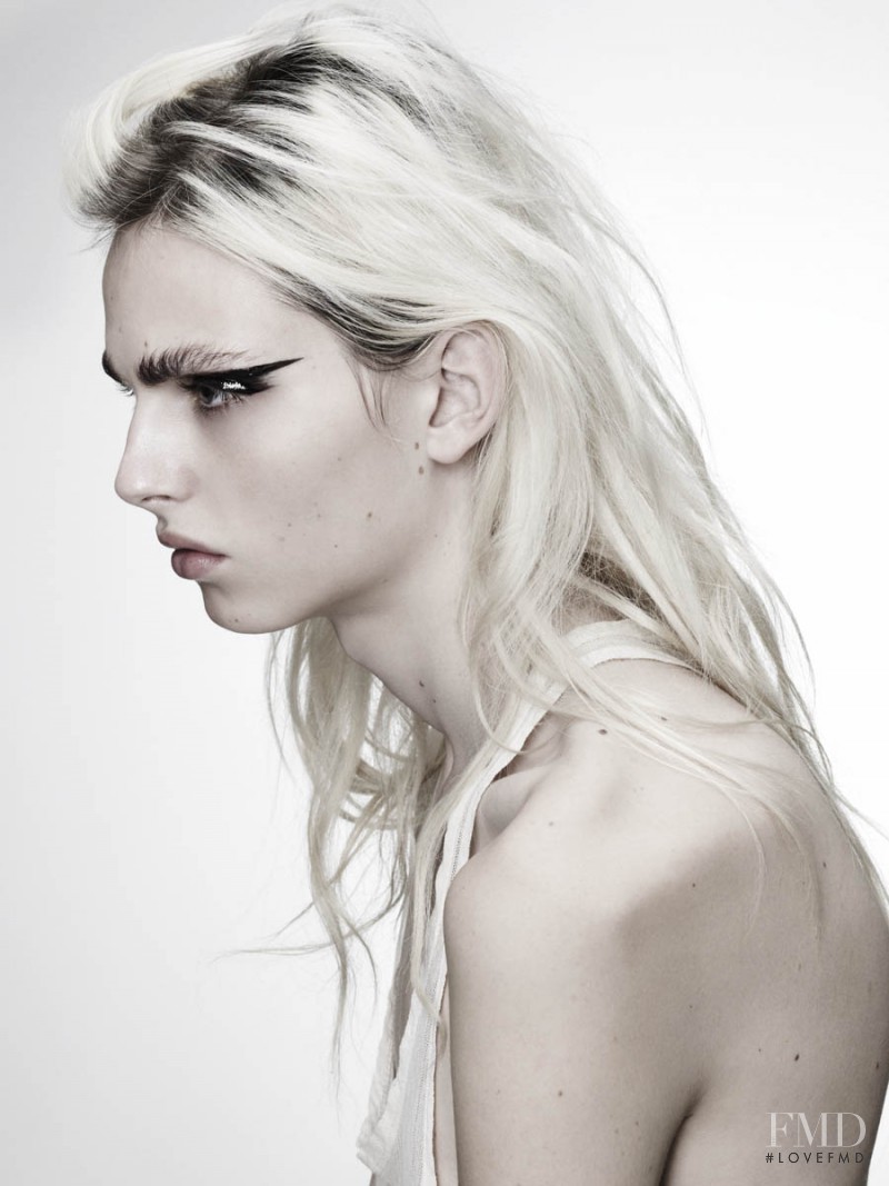 Andrej Pejic in Oyster with Andrej Pejic - (ID:1435) - Fashion Editorial |  Magazines | The FMD