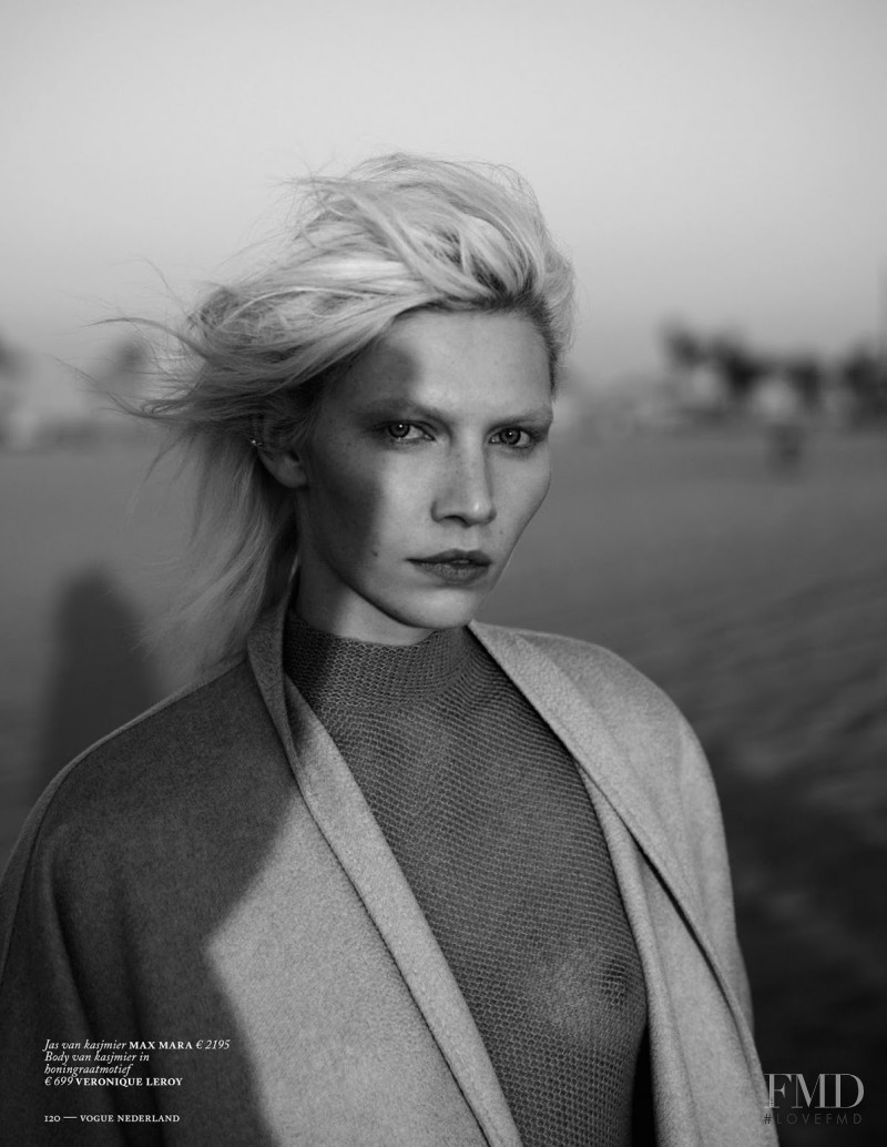 Aline Weber featured in Aline , July 2014