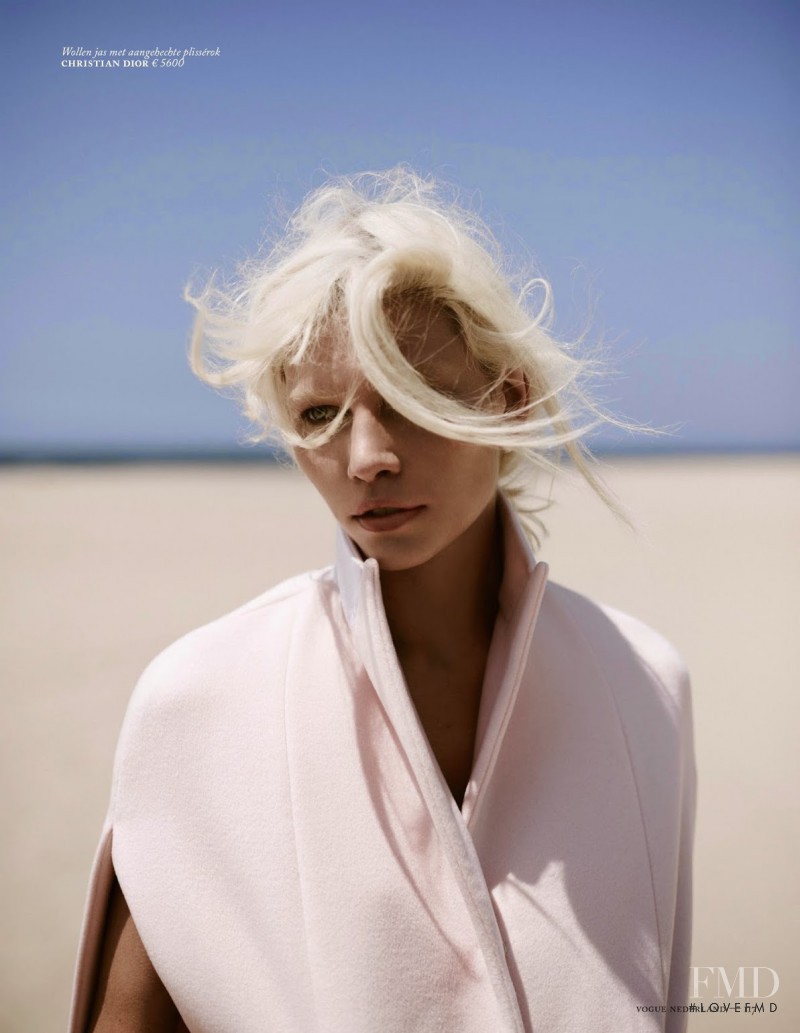 Aline Weber featured in Aline , July 2014