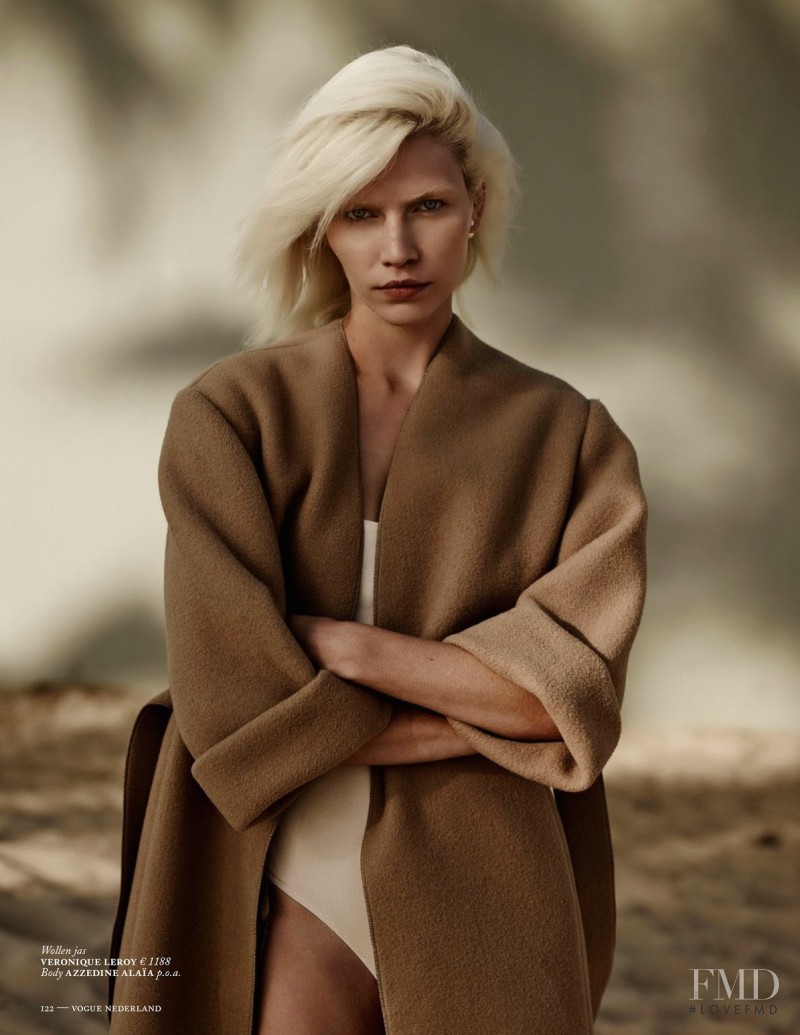 Aline Weber featured in Aline , July 2014