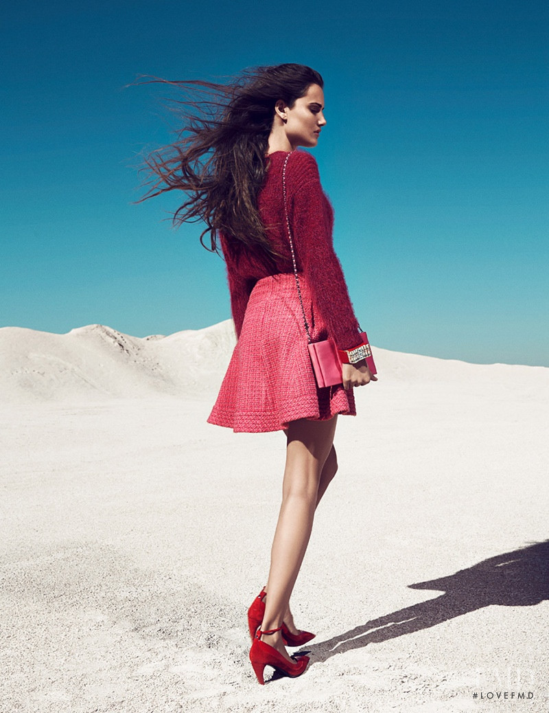 Blanca Padilla featured in El rojo en compania, January 2014