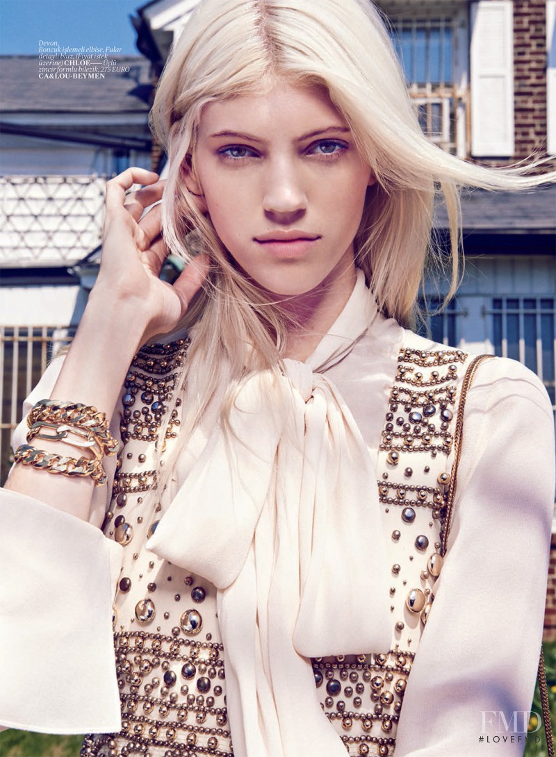 Devon Windsor featured in Ara Da Kalanlar, July 2014