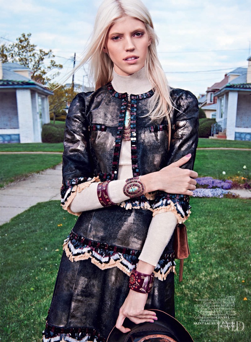 Devon Windsor featured in Ara Da Kalanlar, July 2014