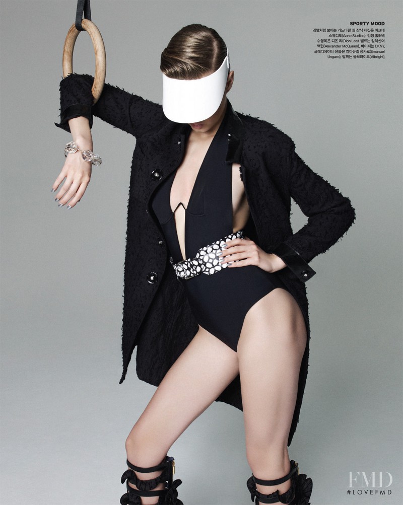 Lindsey Wixson featured in Cool & Hot, July 2014