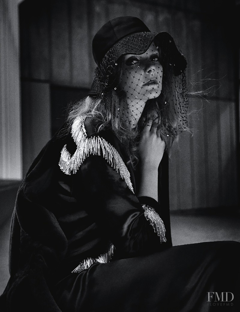 Eniko Mihalik featured in Sur Les Quais, August 2014