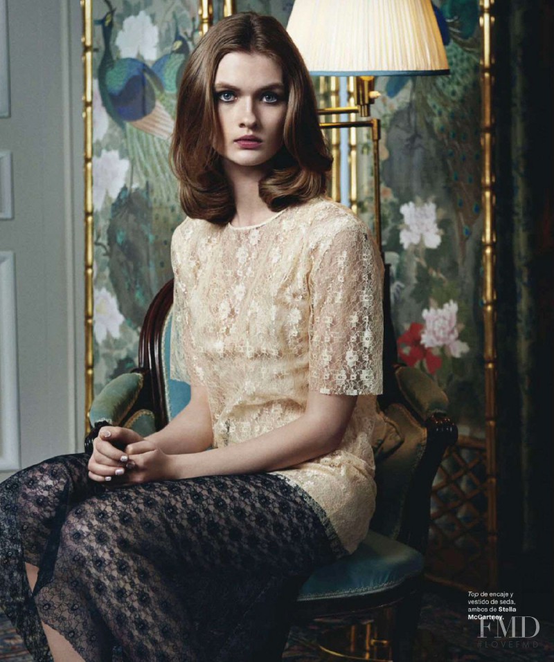 Lara Mullen featured in Seis Bodas, July 2014