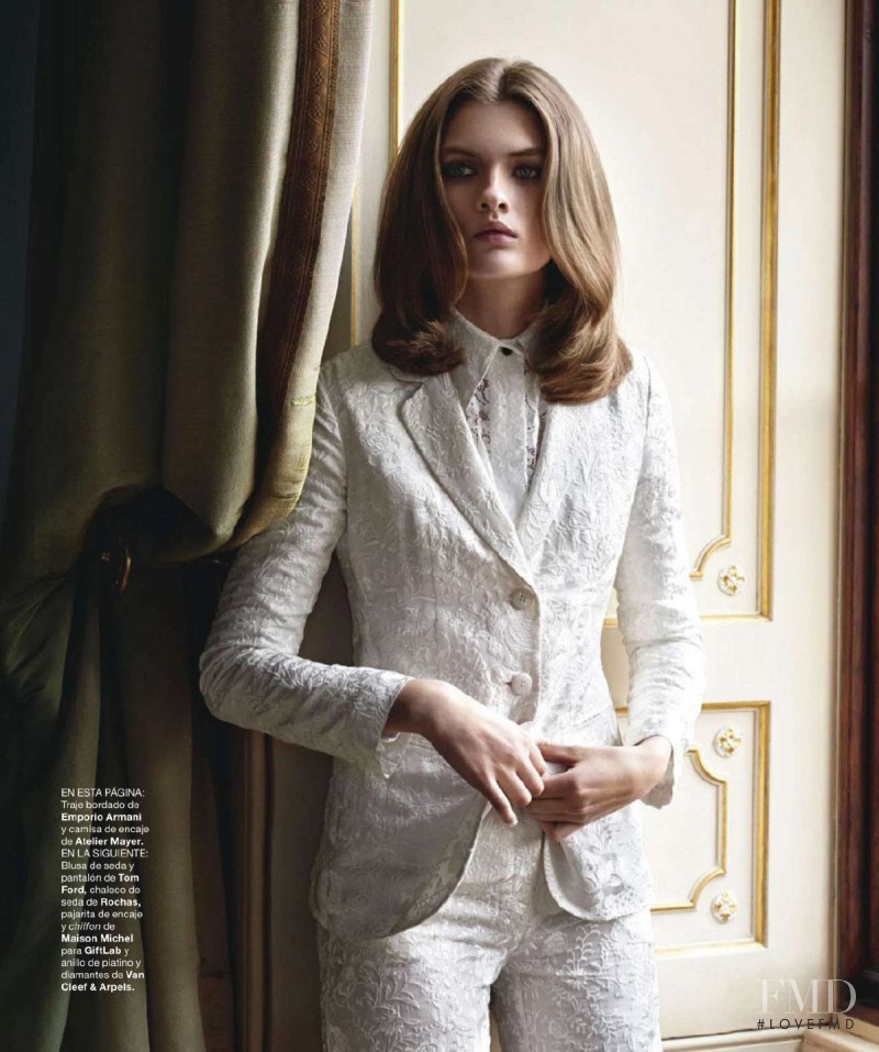 Lara Mullen featured in Seis Bodas, July 2014