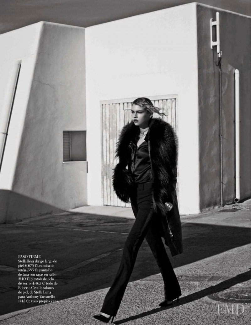 Stella Maxwell featured in Cosa De Hombres, August 2014