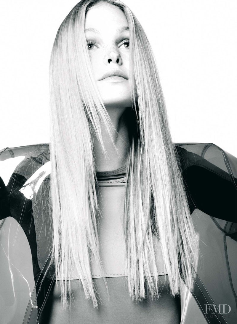 Erin Heatherton featured in Puesta A Punto, June 2011