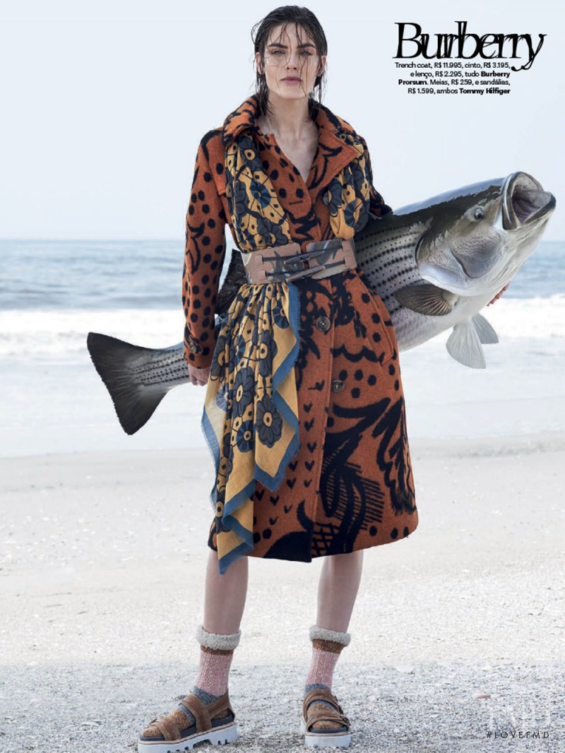 Hilary Rhoda featured in Temporada De Pesca, August 2014