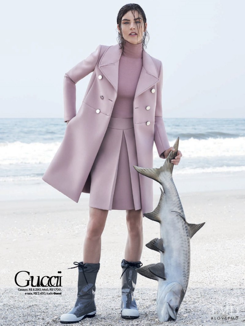 Hilary Rhoda featured in Temporada De Pesca, August 2014