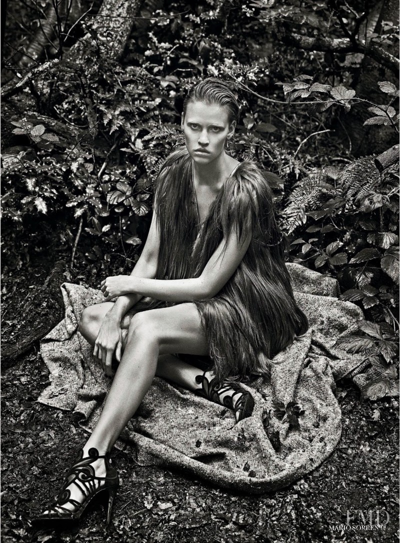 Lara Stone featured in The Wolf In Her, September 2014
