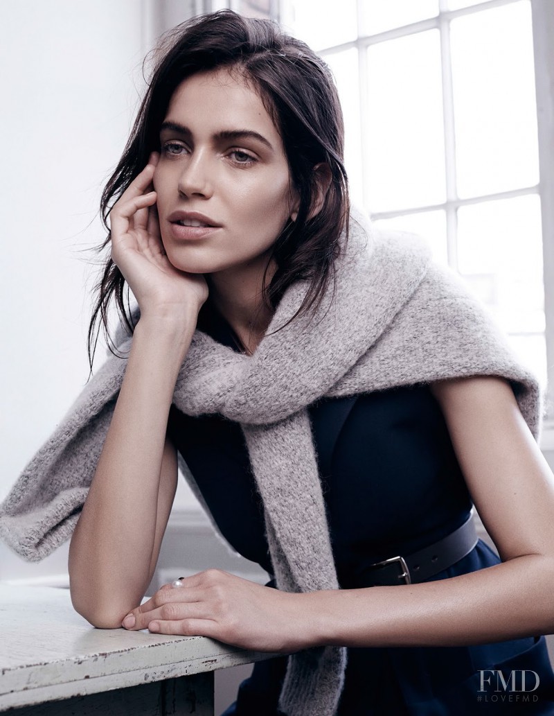 Amanda Brandão Wellsh featured in Territorio Neutral, October 2014