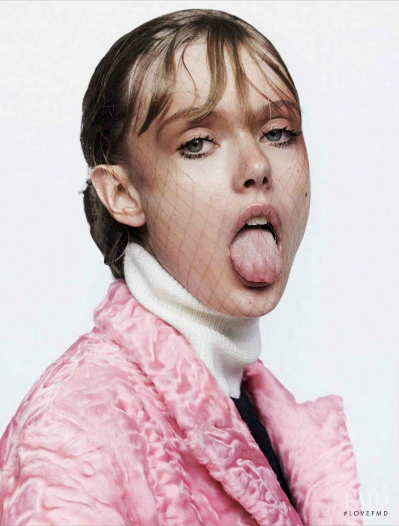 Frida Gustavsson featured in Spècial Mode, October 2014